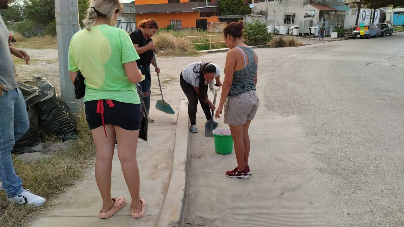 Mujeres comerciantes buscan arraigar cultura de limpieza y  reforestación en Martínez de la Torre