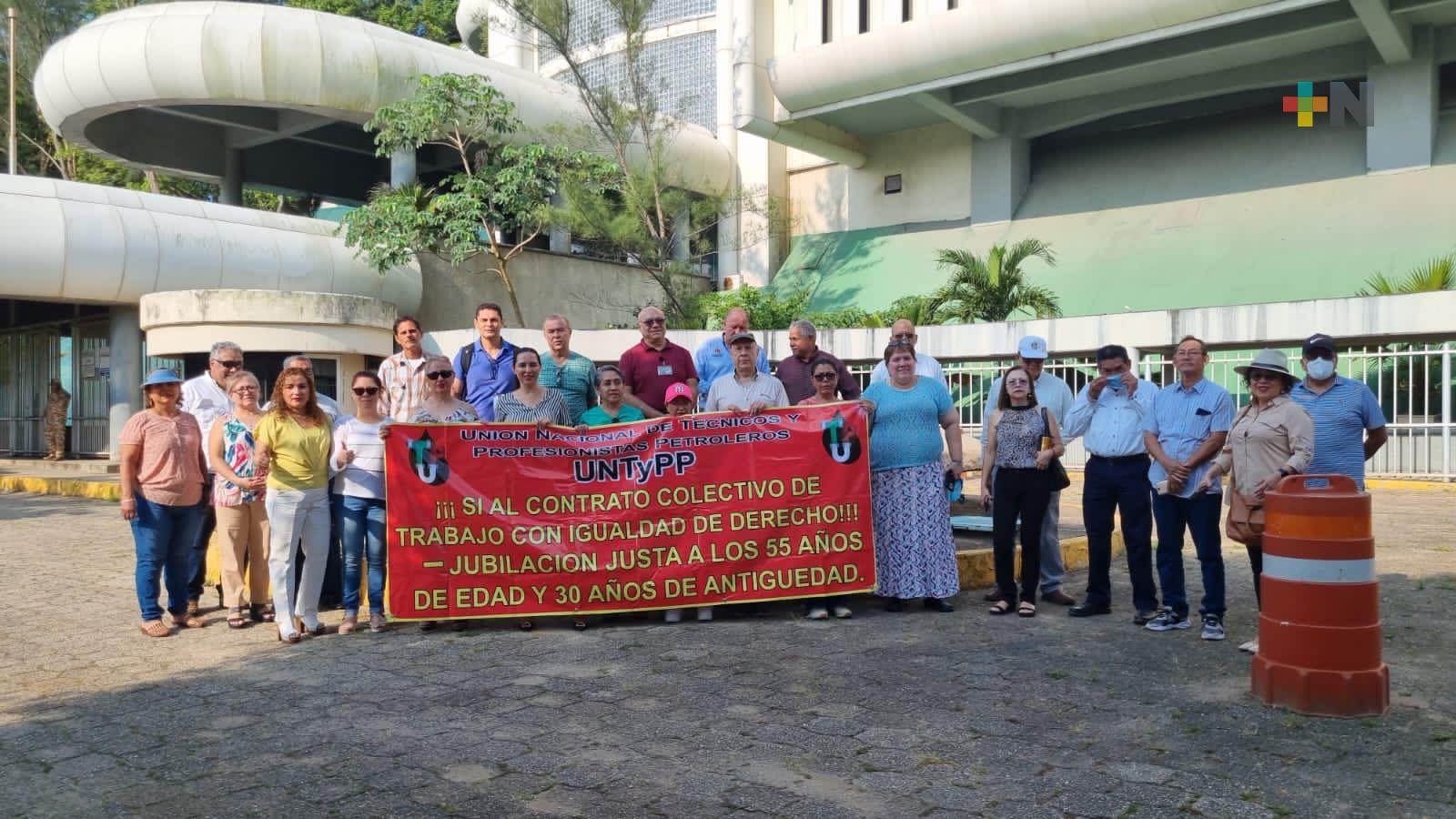 Sindicato petrolero exigen jubilación a los 55 años y con 30 años de antigüedad