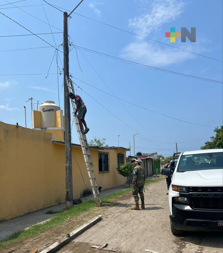 Atrapan a sujetos robando cable de CFE en el puerto de Veracruz