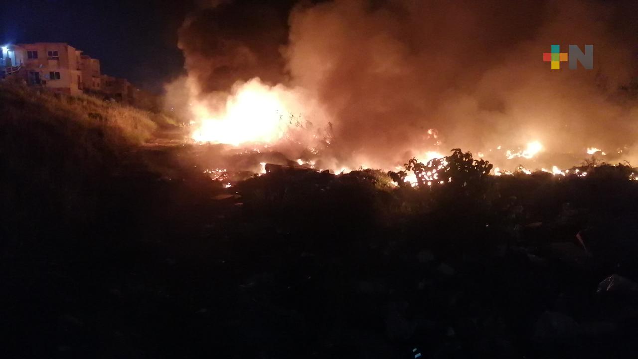 Incendian propiedad del IPE en Coatzacoalcos