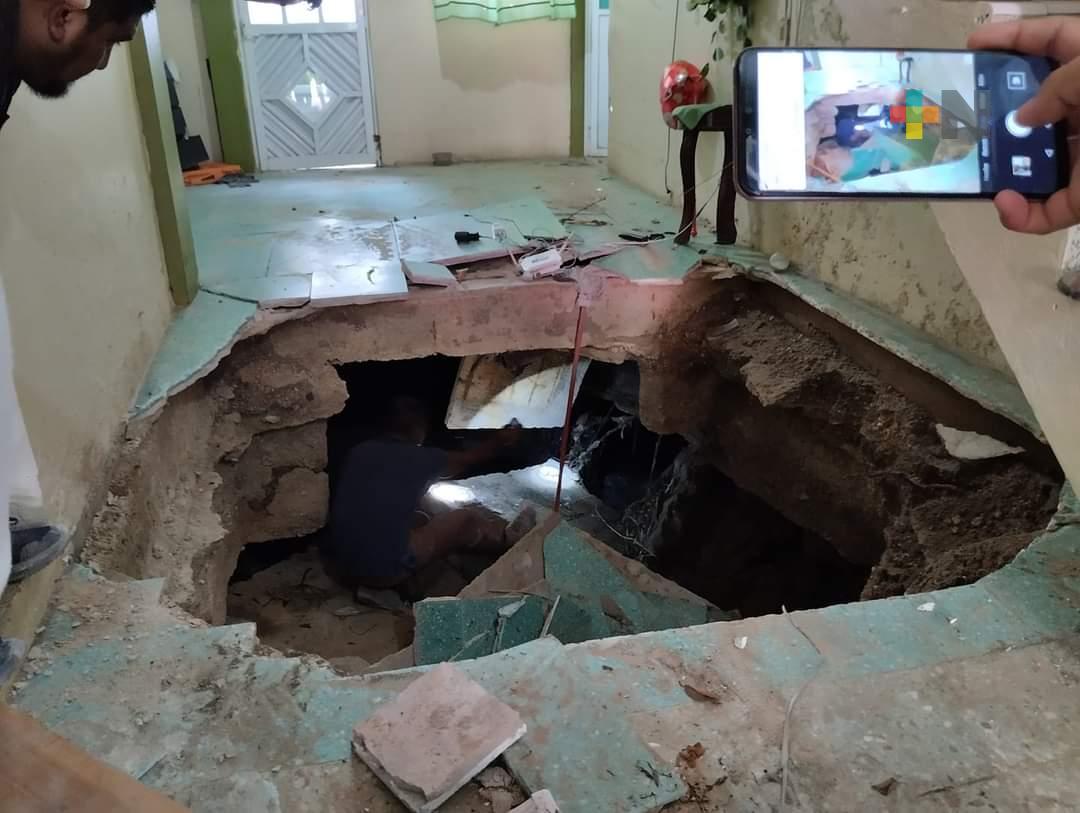 Sistema de drenaje colapsa vivienda en Las Choapas