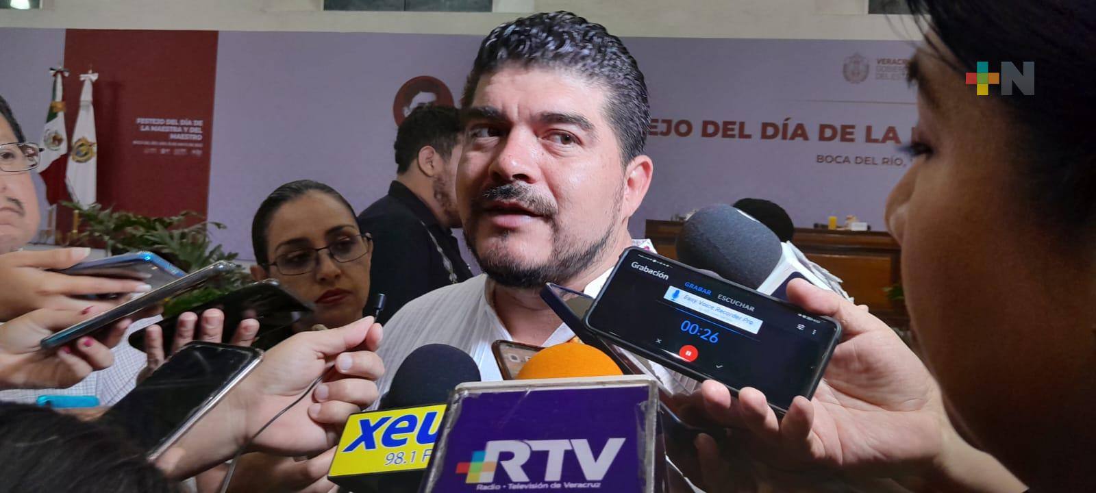 Por definir, si aumento salarial también es para docentes con plaza estatal: SEV