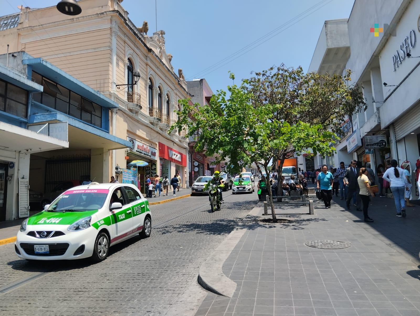 Ante exceso en cobros de taxistas, exhortan a reportarlos