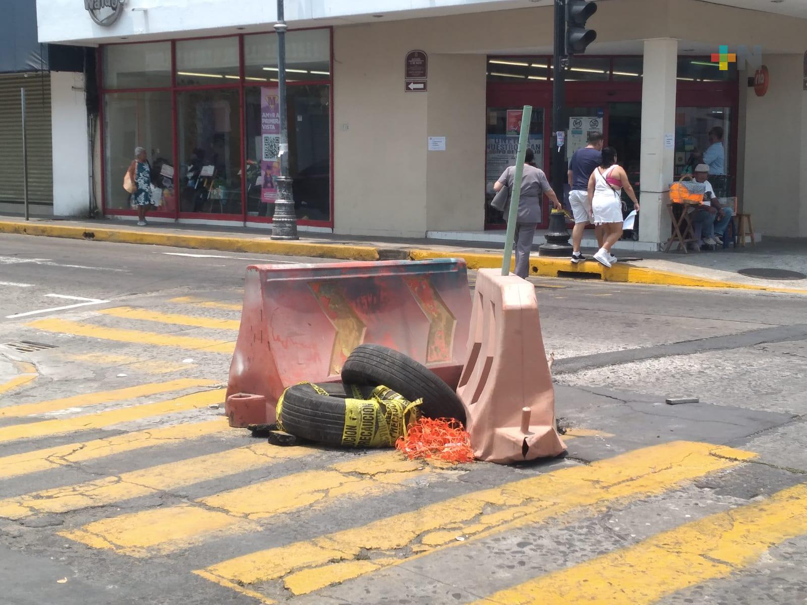 Reparar hundimiento sobre calle Canal casi esquina 5 de Mayo, piden vecinos