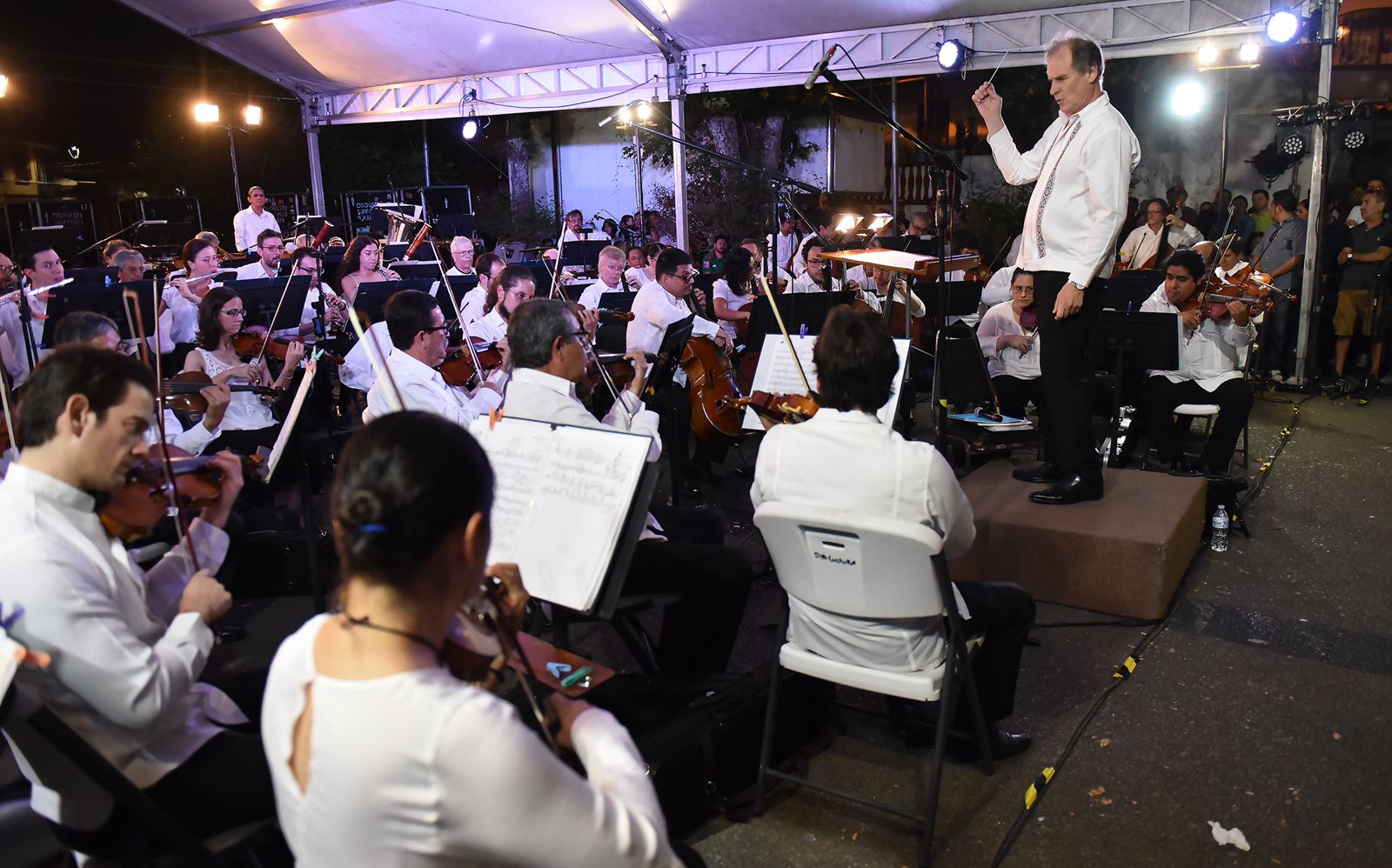 Con gran éxito se presenta la OSX en Xallitic