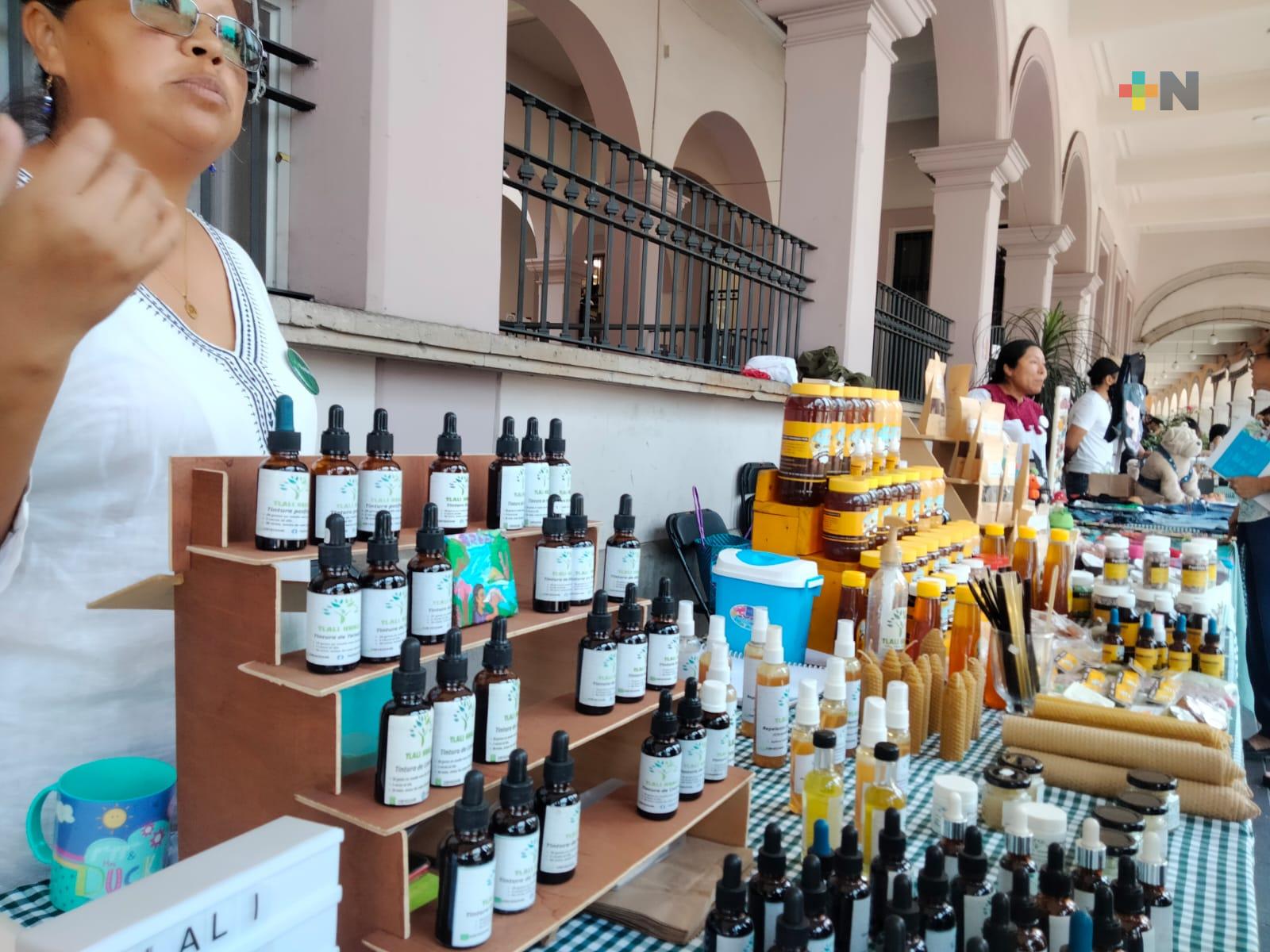 Mujeres comparten su experiencia de combinar la maternidad con el trabajo