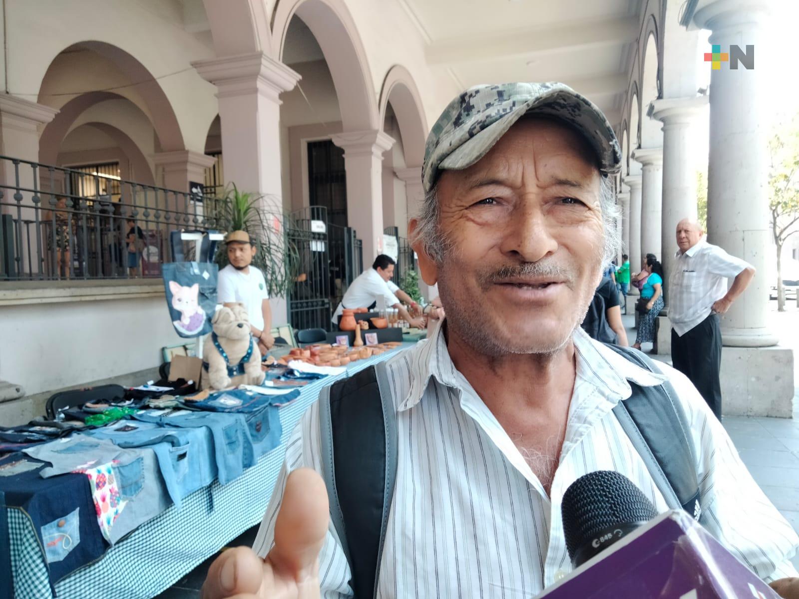 Vecinos piden al alcalde servicio de agua en colonias de Xalapa