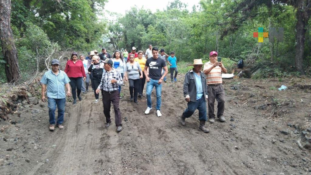 Legisladoras gestionan tramo carretero en Coacoatzintla y Jilotepec