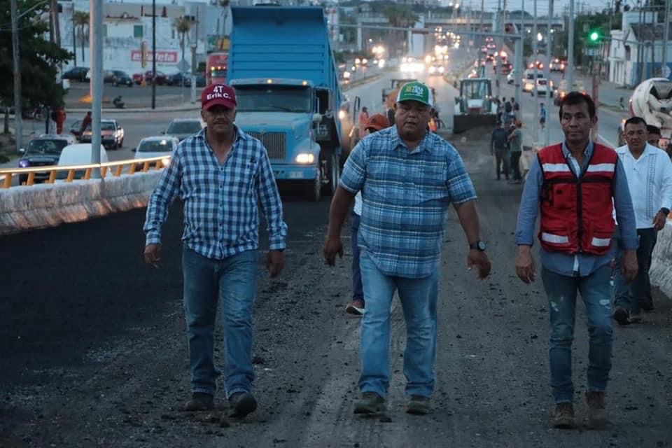 Eric Cisneros supervisa obras de infraestructura que modernizan el sur de Veracruz