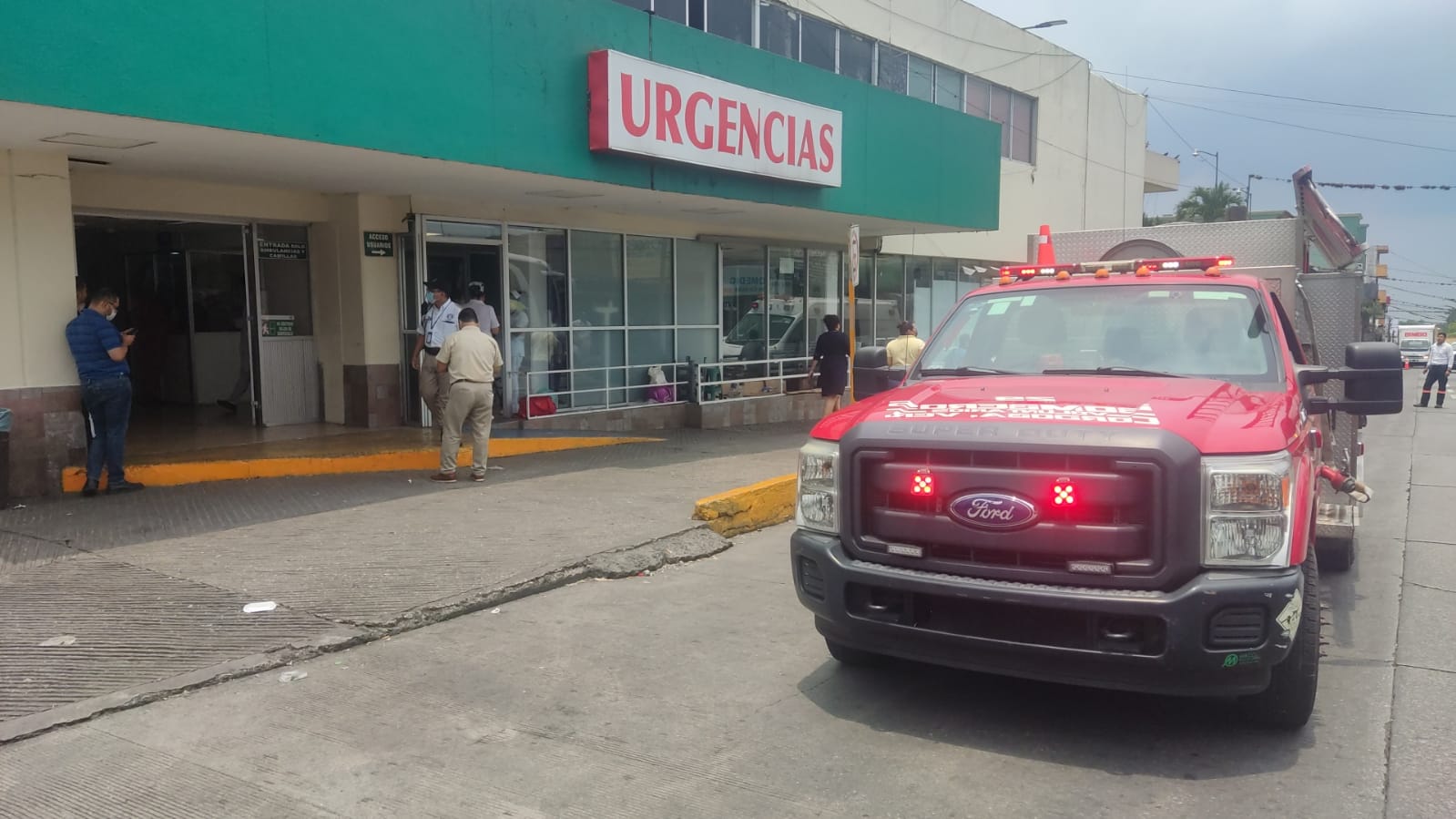 Fuerte olor de gas provoca desalojo del área de urgencias en IMSS de Córdoba