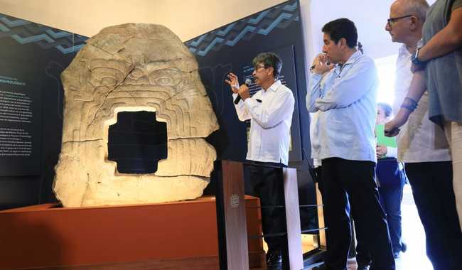 Secretaría de Cultura y el INAH entregan al pueblo de México el Monumento 9 de Chalcatzingo o “Portal al inframundo”