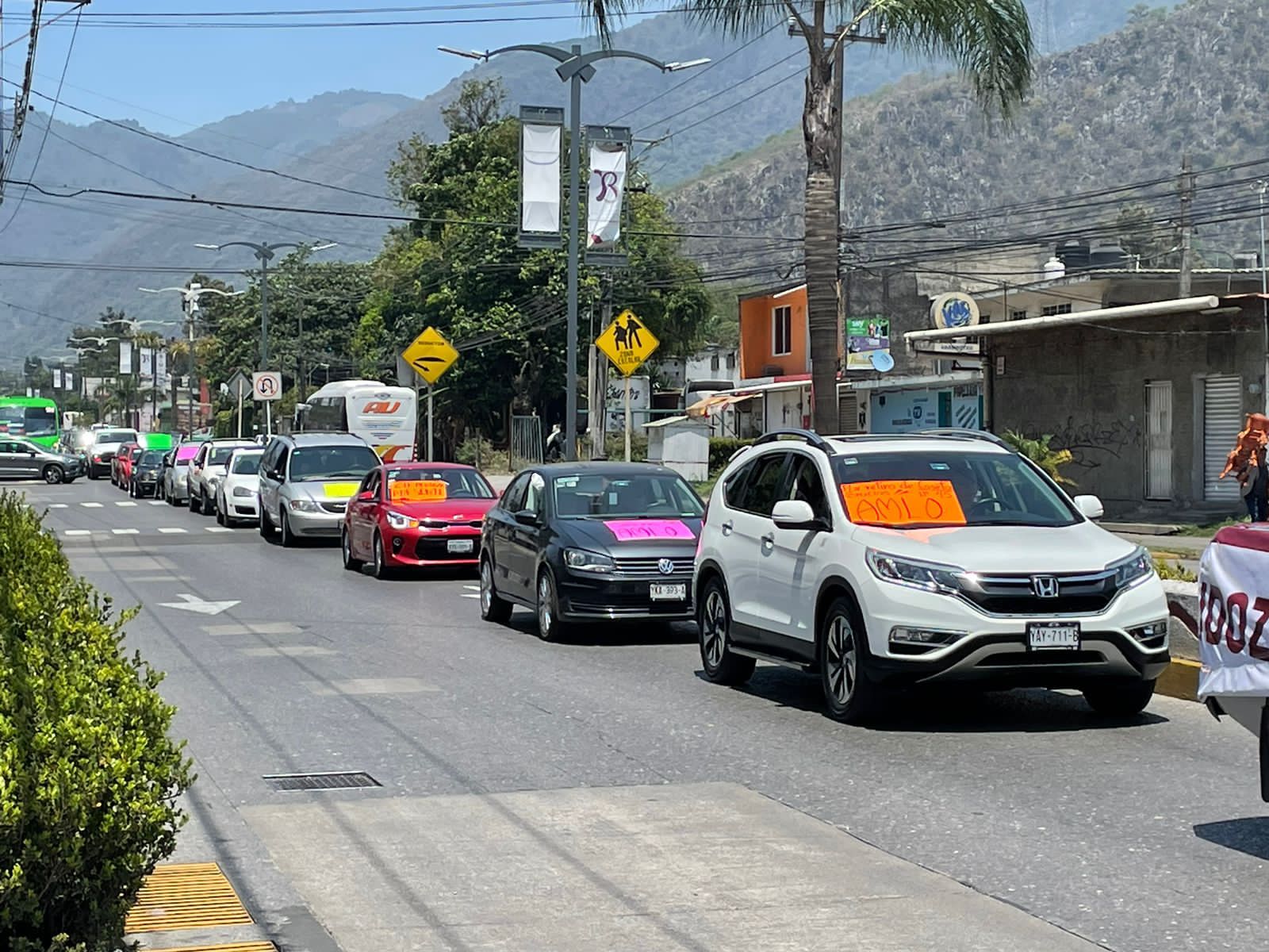 Mendocinos agradecen a AMLO y a Cuitláhuac García eliminación de caseta de Fortín