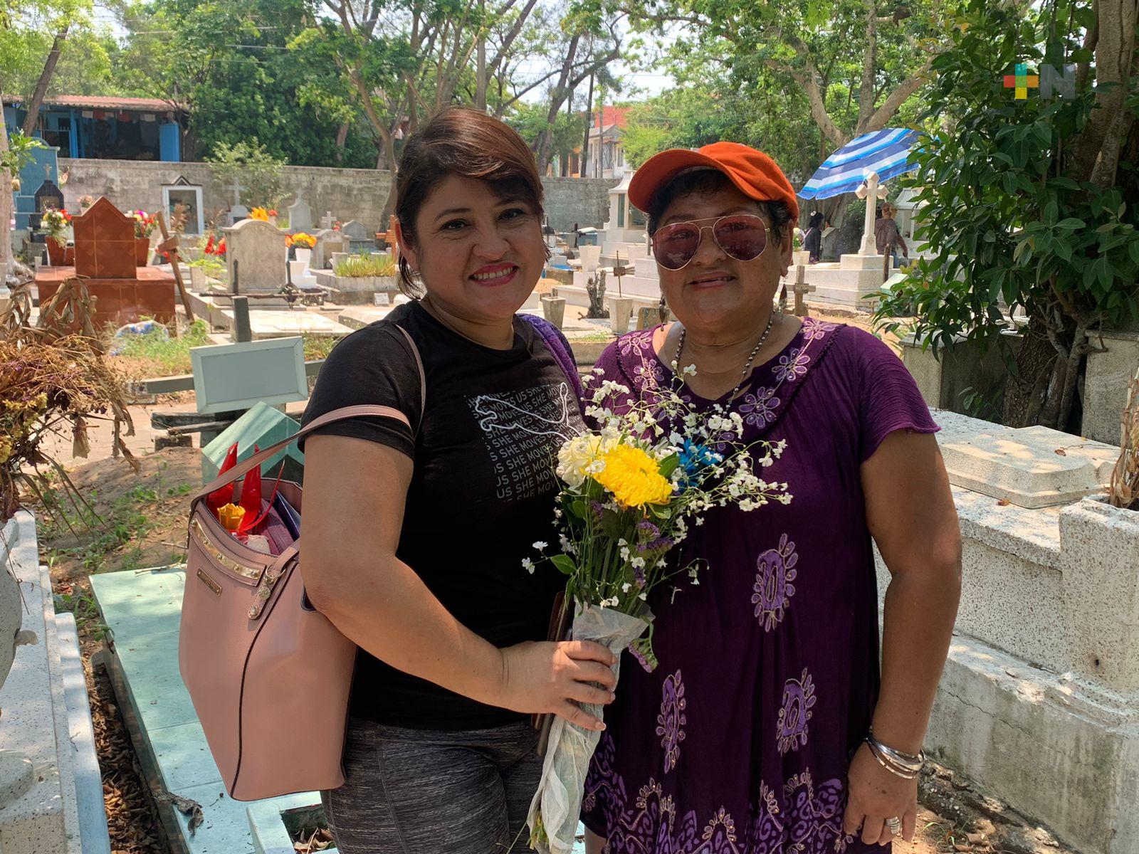 Vivencias con mamás salen a flote por cercanía del 10 de mayo