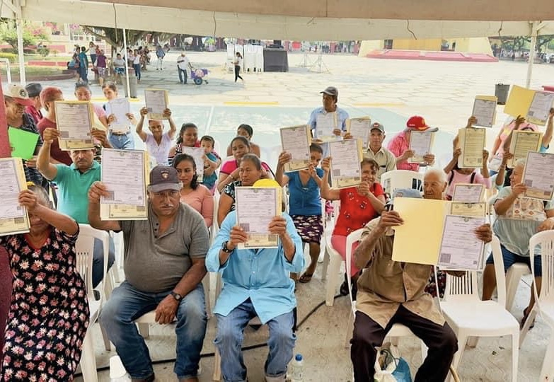 Segob brinda certeza jurídica con servicios registrales a población de Las Choapas