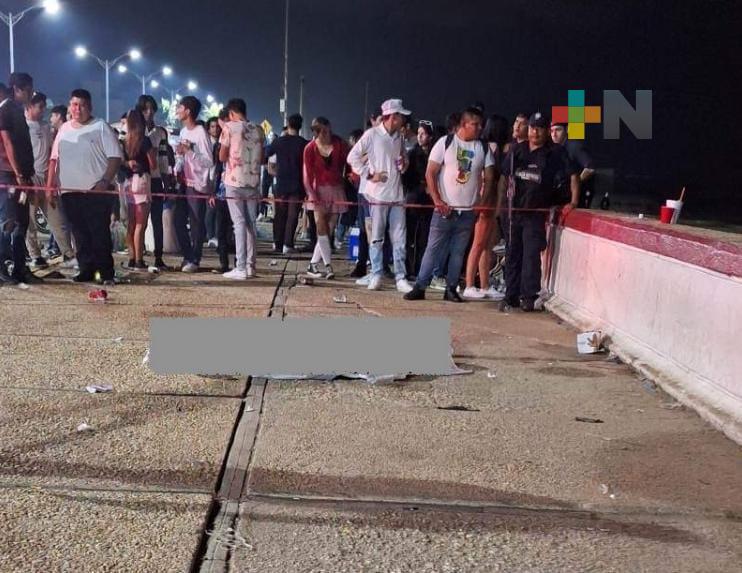 Joven muere en malecón costero de Coatzacoalcos durante madrugada