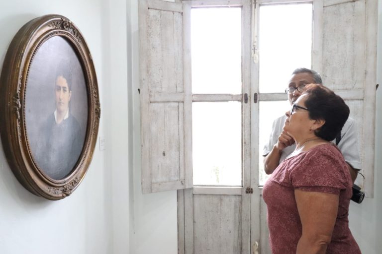 Obra del pintor tlacotalpeño Salvador Ferrando en el Centro Cultural del Sotavento