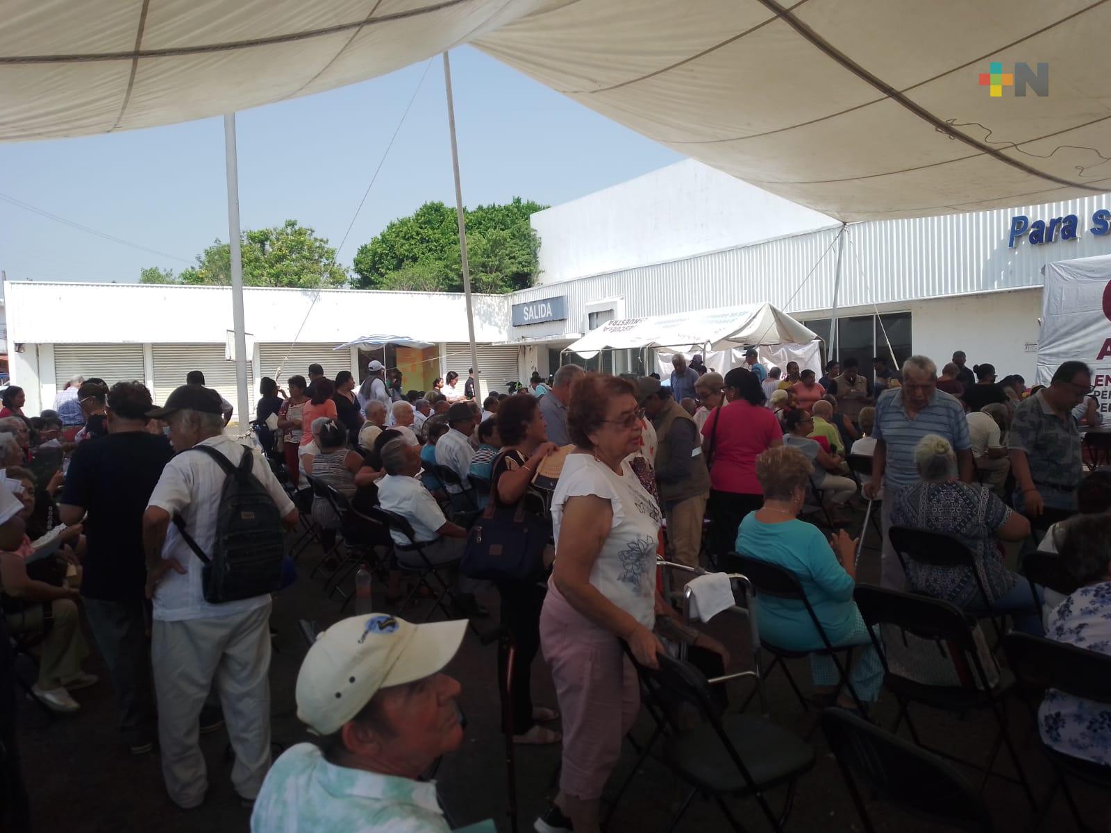 Adultos Mayores de Boca del Río agradecen apoyo de pensión