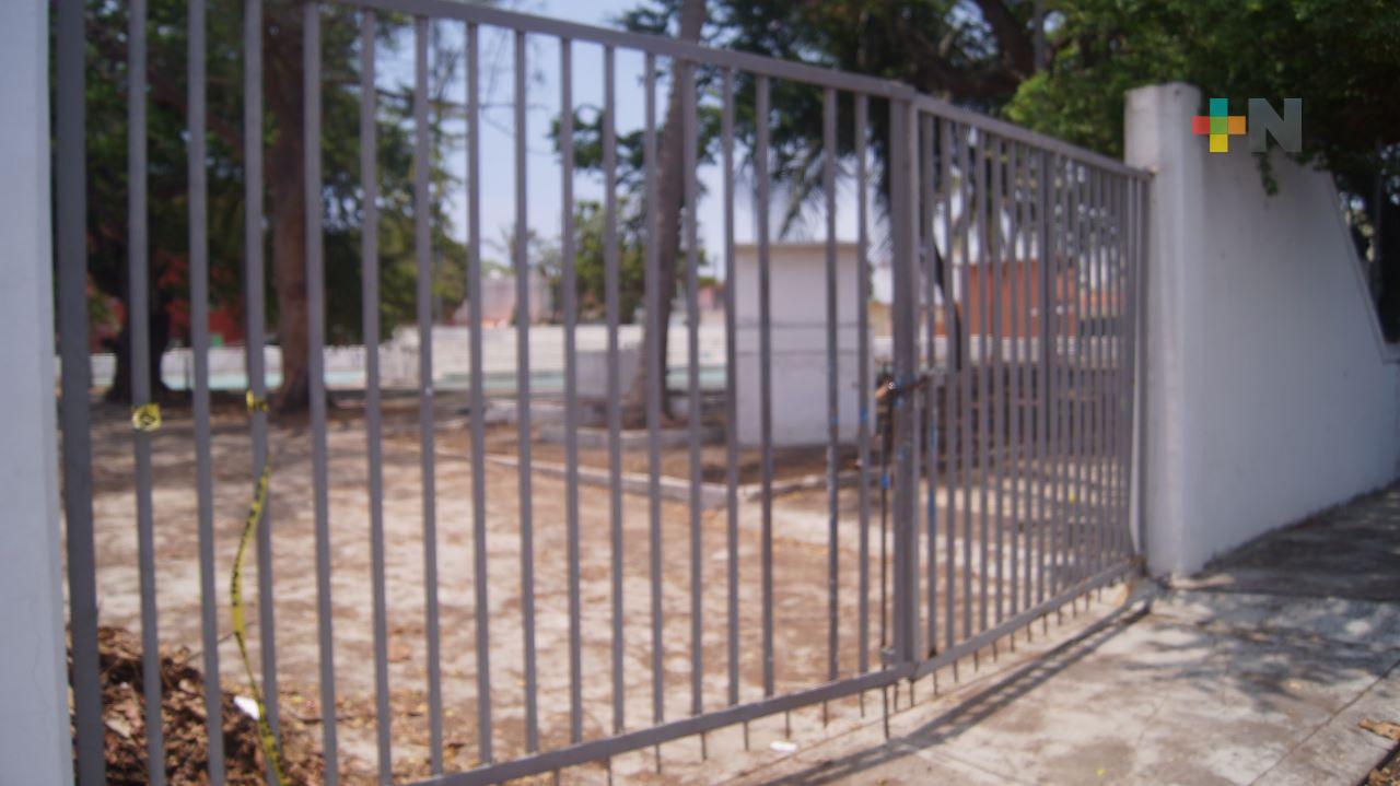 Unidad deportiva de Boca del Río seguirá cerrada; carece de programa interno de PC