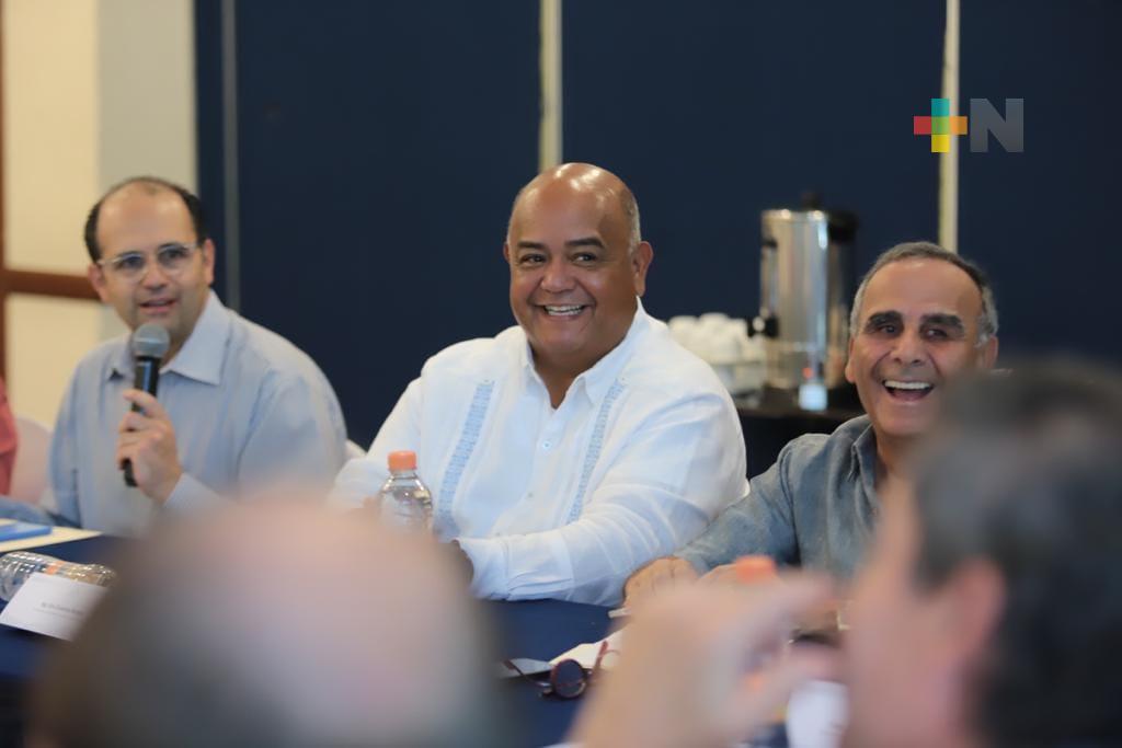 Eric Cisneros participa en la Mesa Ciudadana de Seguridad y Justicia de Xalapa