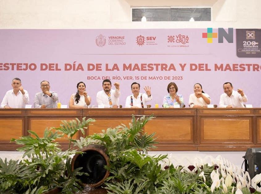 ¡Ya cayó el aumento! Cuitláhuac García cumplió a los maestros