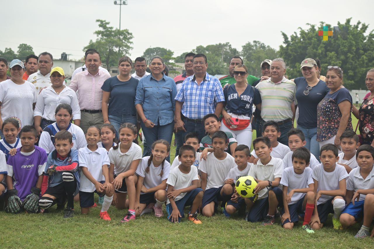 Docentes promueven eventos deportivos entre estudiantes de Tempoal y el Higo