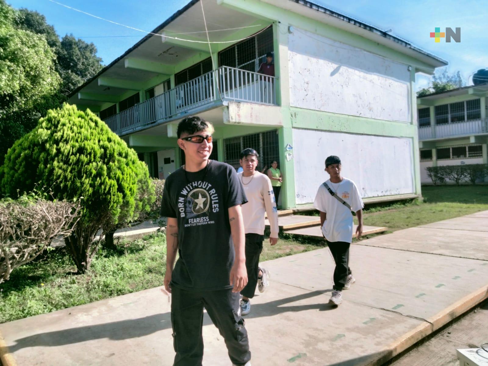 A través del hip hop dan mensajes de seguridad a estudiantes de secundaria y bachillerato