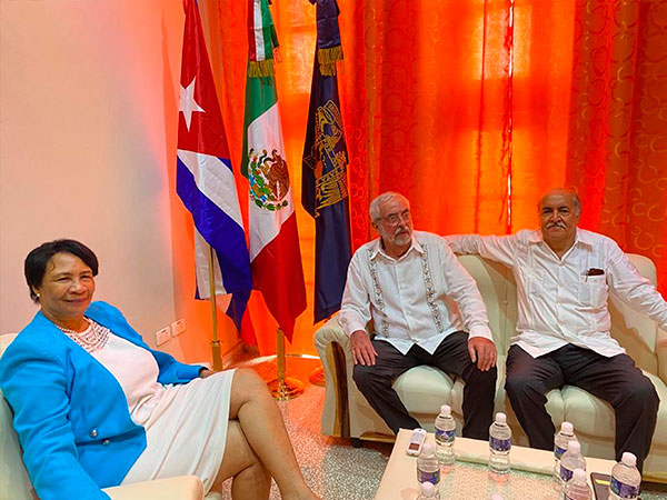 Abre la UNAM sede en Cuba