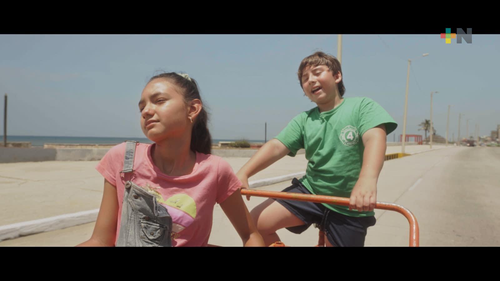 «Aguacuario», documental sobre niño repartidor de agua se proyectará en Coatza