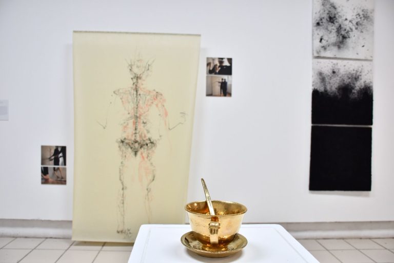 Continúan conversatorios del ciclo “Acotaciones a la Bienal” en Casa Principal