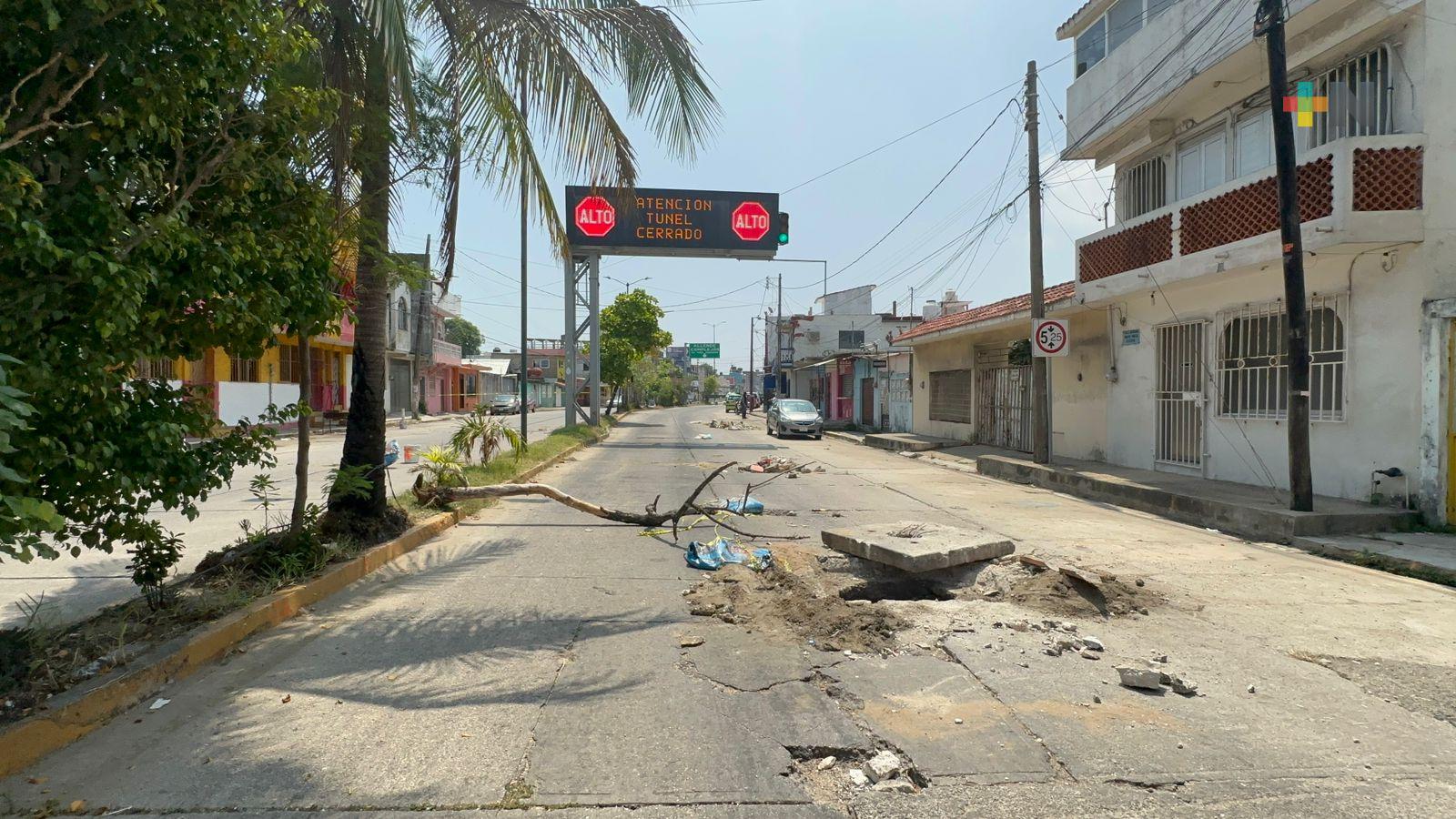 Bloquean colonos túnel sumergido en Coatza; acusan problemas en la zona