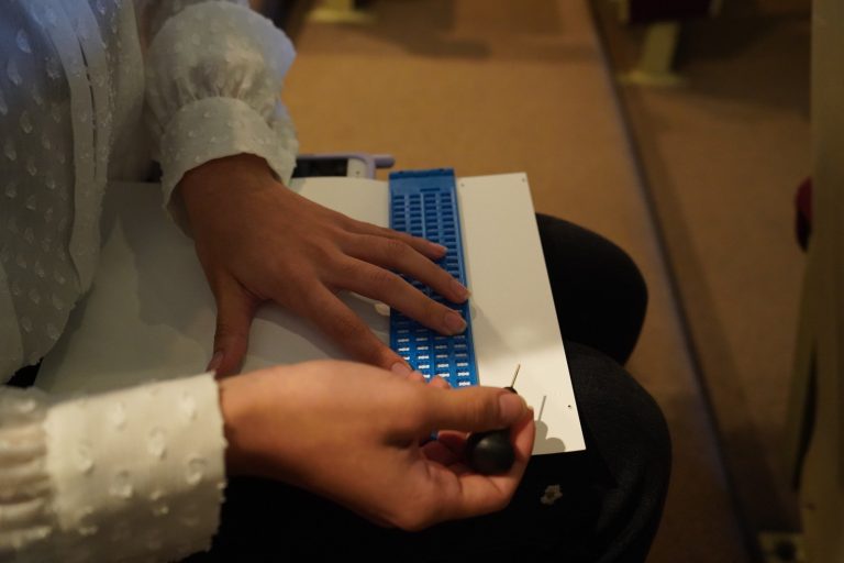 Conoce las acciones inclusivas de la comunidad ciega y de débiles visuales en el marco del Día Internacional de la Sordoceguera