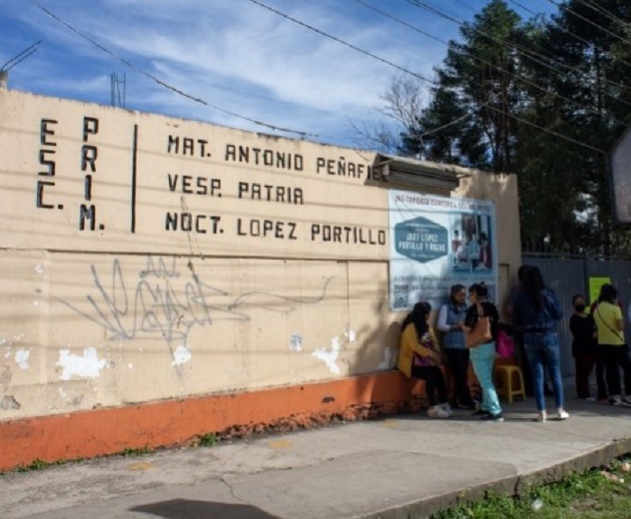 Tras suspender clases por falta de agua, primaria Antonio Peñafiel trabaja con normalidad