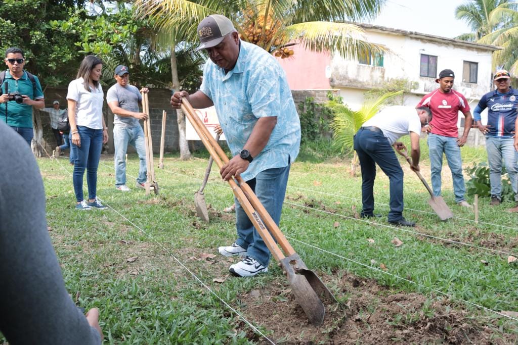 En Tlacotalpan, secretario Eric Cisneros apoya las Jornadas Makgtayana
