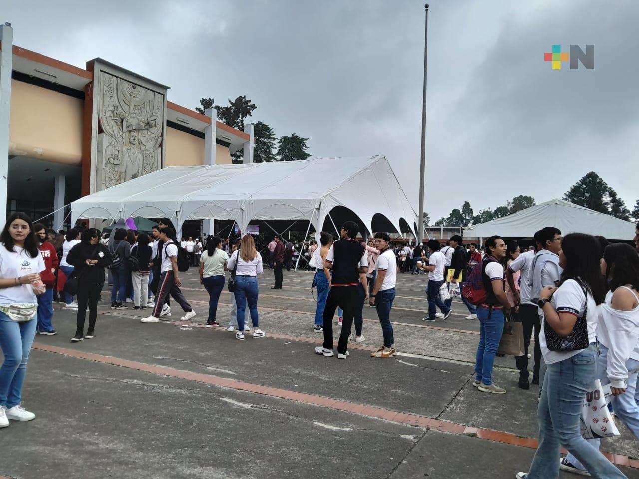 Más de 150 mil alumnos de bachilleratos y secundarias atendidos en 24 Expo Ferias Educativas: SEV