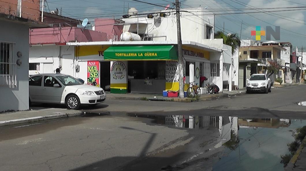 Autoridades continúan sin atender fuga de aguas negras en Boca del Río