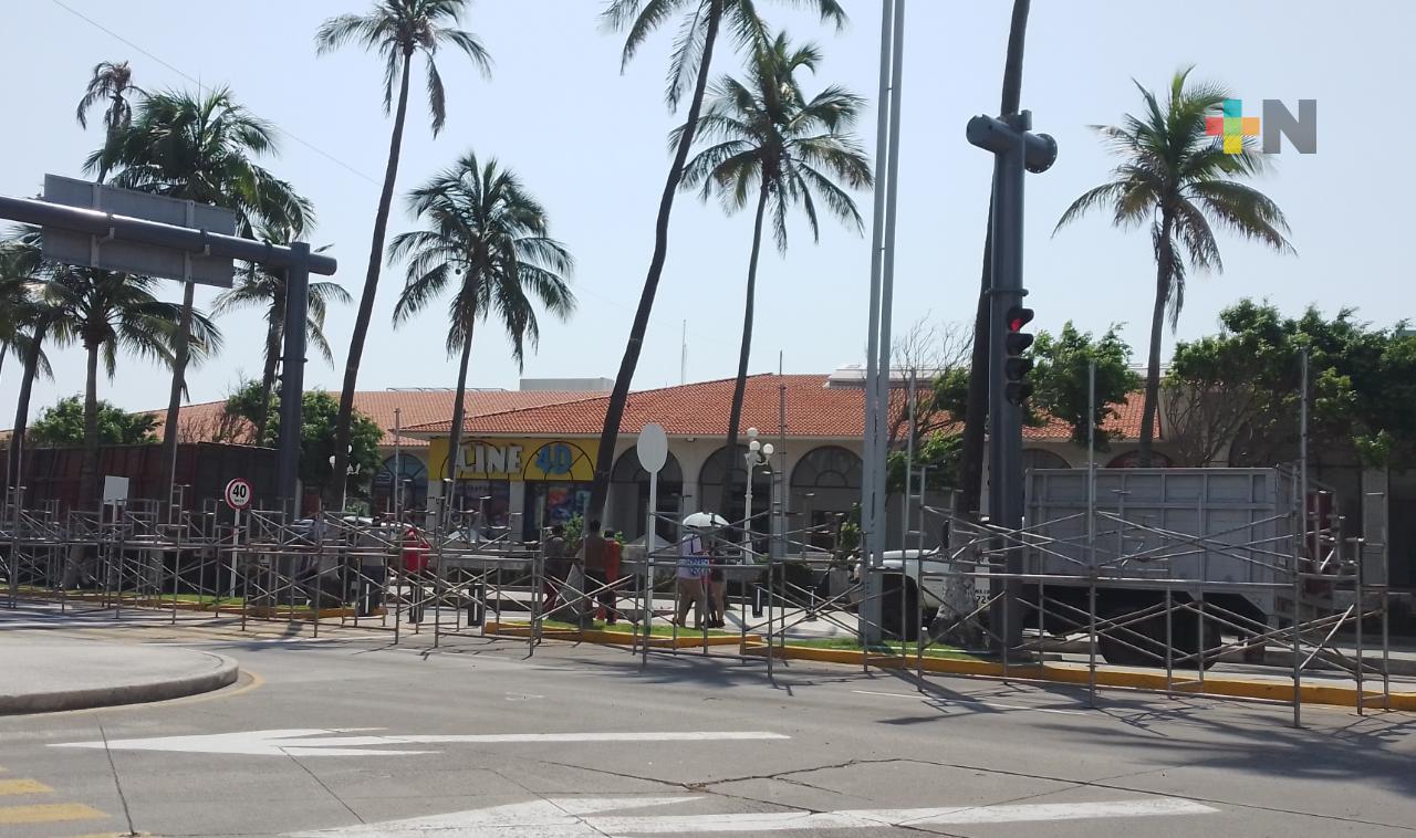 Avanza instalación de gradas para el carnaval de Veracruz
