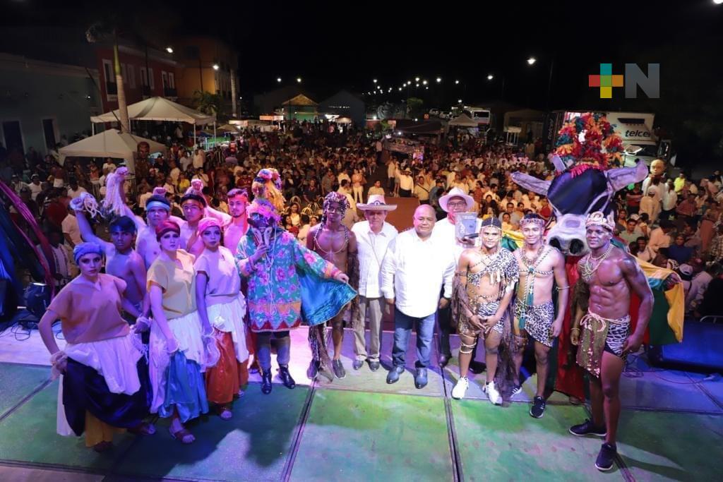 Encabeza Eric Cisneros exitosa presentación del libro “La Negritud en Veracruz, de Coyolillo al Sotavento” en Tlacotalpan