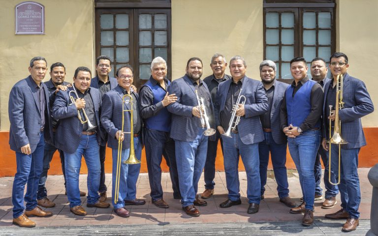 En Veracruz vive la fiesta con el espectáculo “Carnavaleando con la Moscovita”, en el Teatro de la Reforma