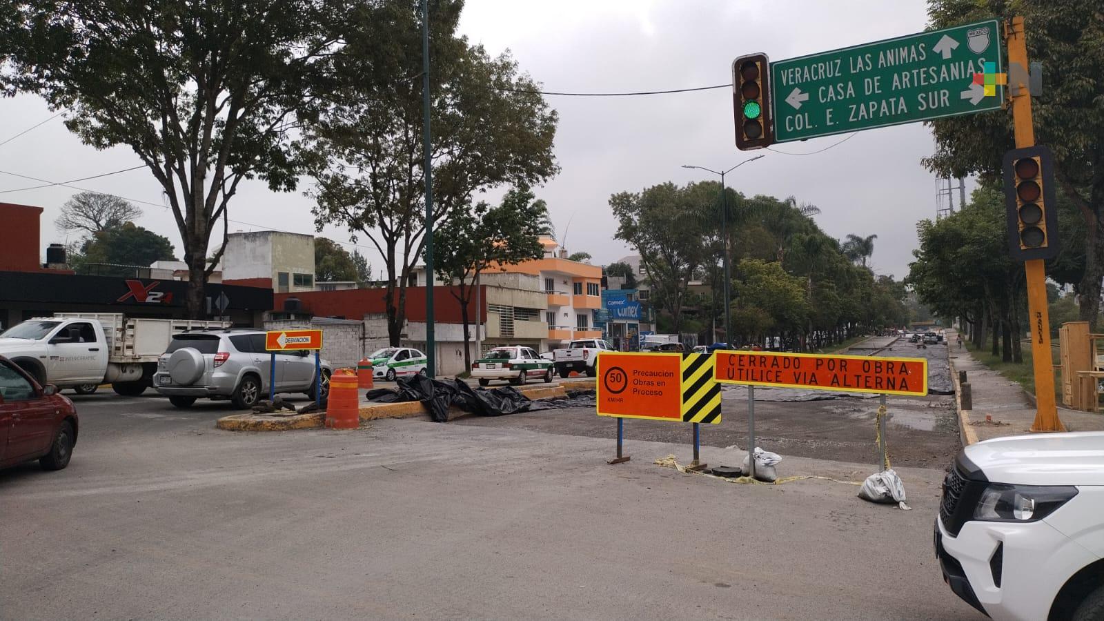 Continúan las obras viales en Xalapa; para evitar congestionamientos se hacen reacomodos