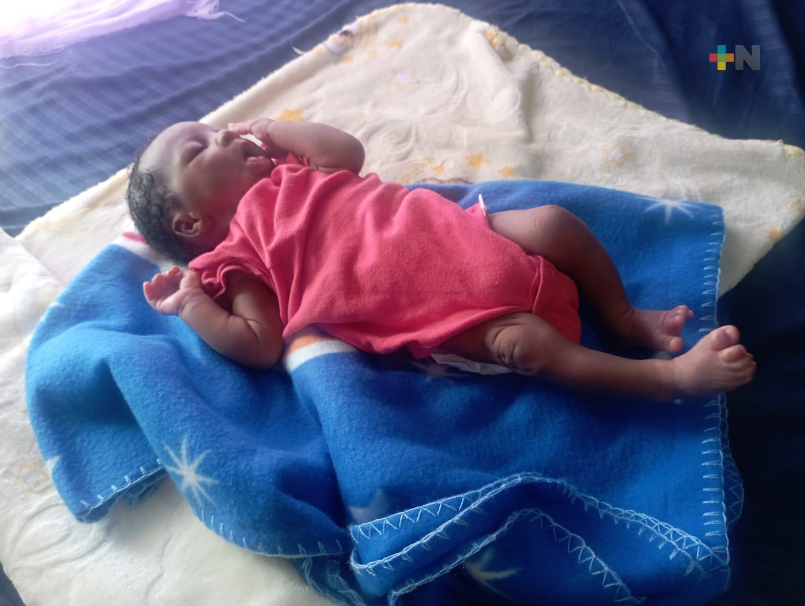 Nace primer bebé haitiana de este 2023 en Coatzacoalcos