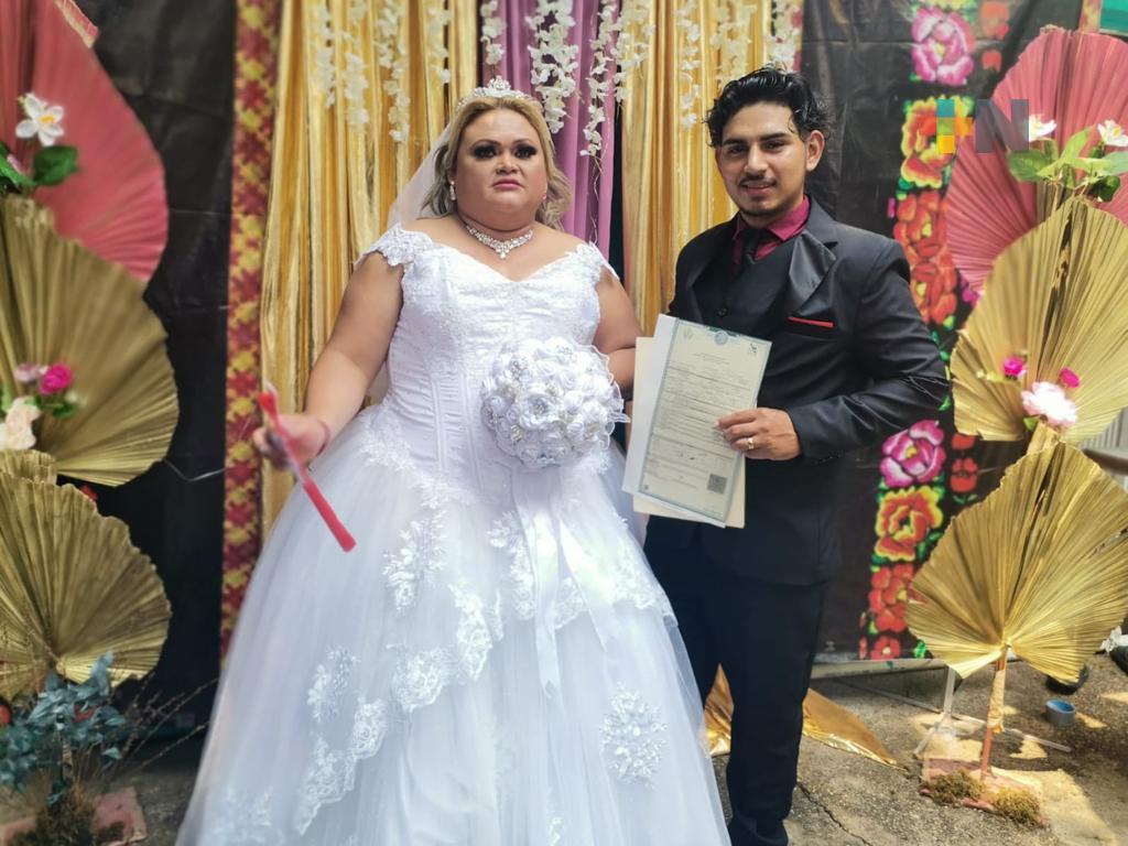 Se realiza boda transexual en Registro Civil de Nanchital