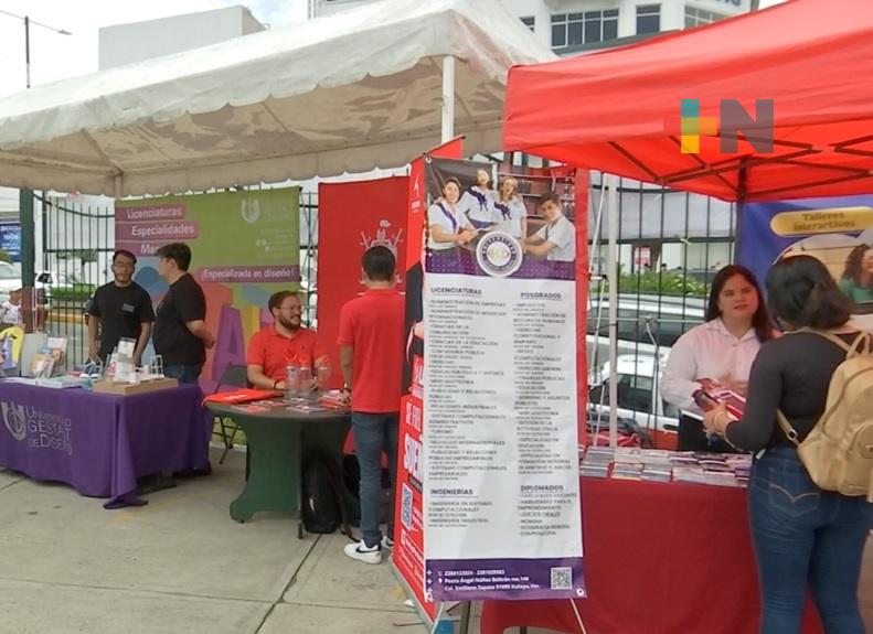 Presentan universidades privadas su oferta educativa en Xalapa