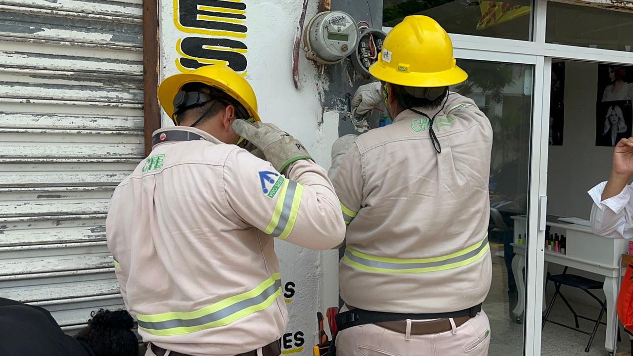 CFE trabaja intensamente para restablecer servicio en Veracruz-Boca del Río después de frente frío 8