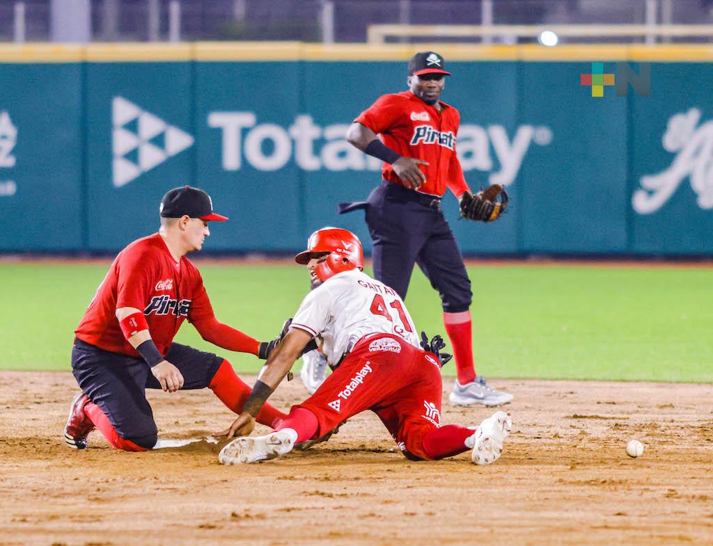 Campeche supera por pizarra de 10-7 a El Águila y empata la serie