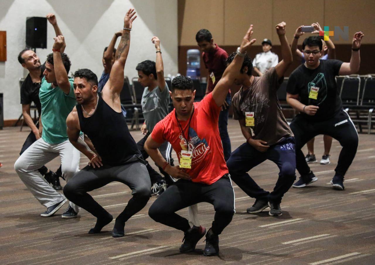 En Veracruz aprendes a bailar salsa y disfrutas artistas mundiales, gratis