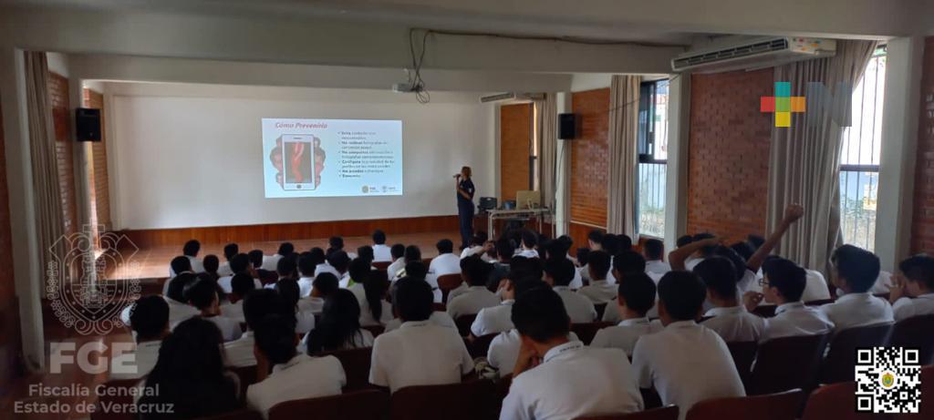 Capacita UECS a alumnos en prevención de los delitos de engaño telefónico y extorsión en sus diversas modalidades.