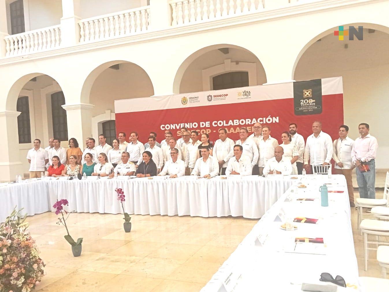 Sedecop y Asociación de Agentes Aduanales del país firman convenio