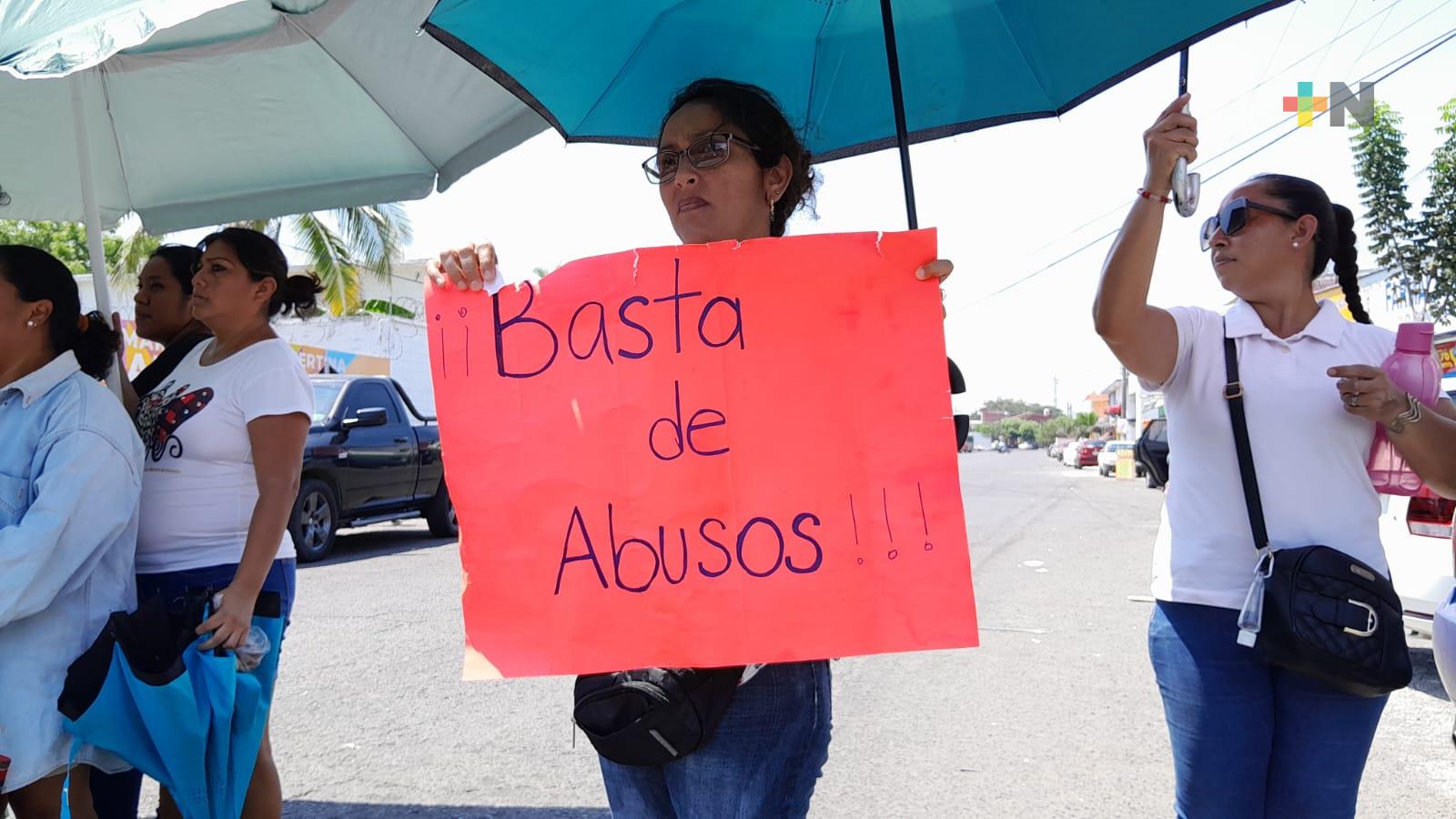 Piden destitución de directora de escuela primaria de Veracruz