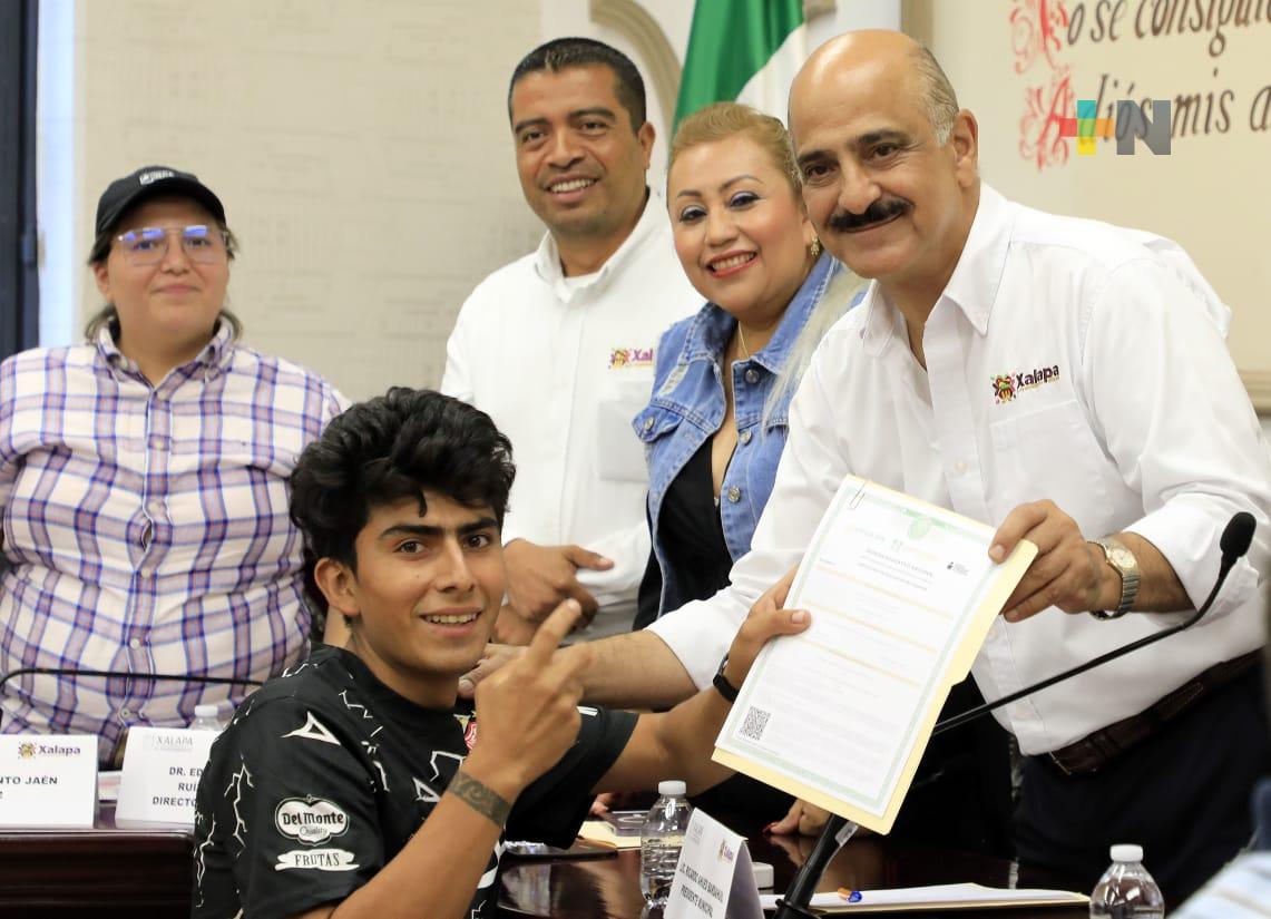 Trabajan IVEA y Ayuntamiento de Xalapa por la educación y alfabetización