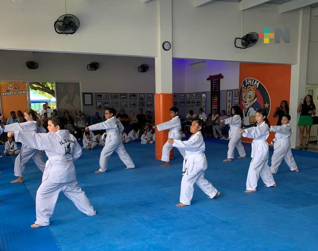Avanzan alumnos de Il Shim Taekwondo Veracruz